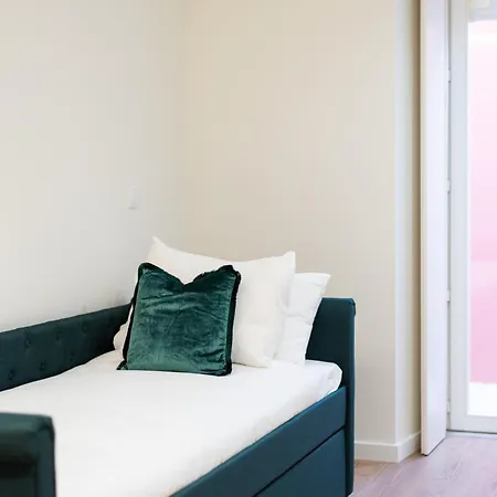 Pardal 15 - Boutique 2 Bed With Free Parking Nearby アパート